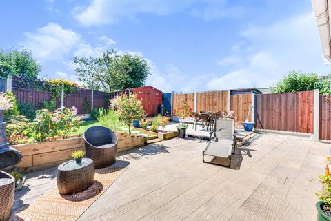 7 Broomfield, Benfleet, SS7 2ST