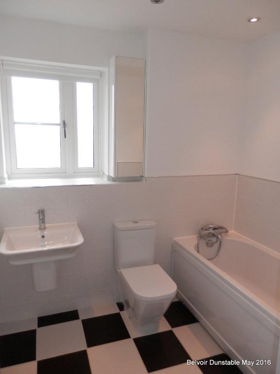 Vauxhall Way, Dunstable, LU6 2 bed flat £950 pcm (£219 pw)