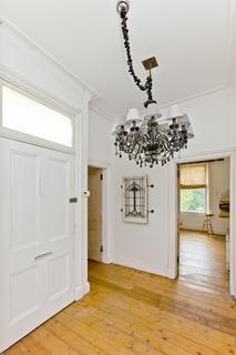 3f2, 36 Hillside Crescent, Edinburgh, EH7 5EF
