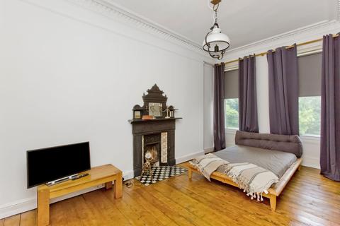 3f2, 36 Hillside Crescent, Edinburgh, EH7 5EF