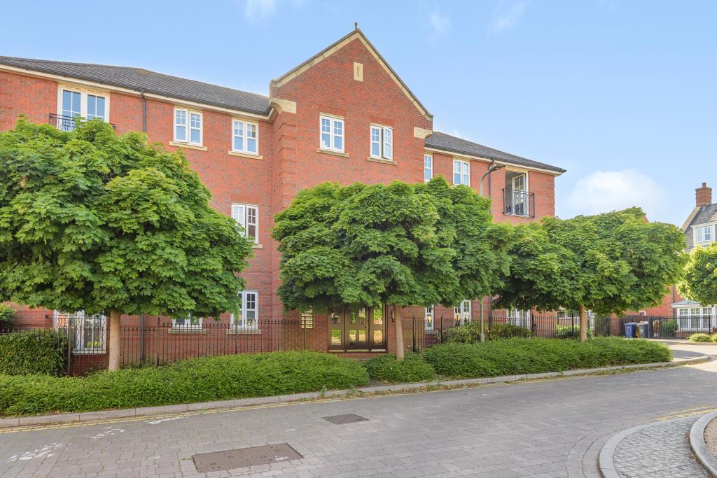 Lidbury Square, Mill Hill East, NW7 2 bed flat £350,000