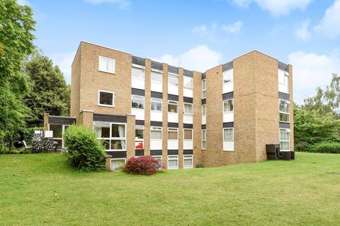 2 bedroom flat to rent, Berkeley Court, Weybridge, Surrey, KT13