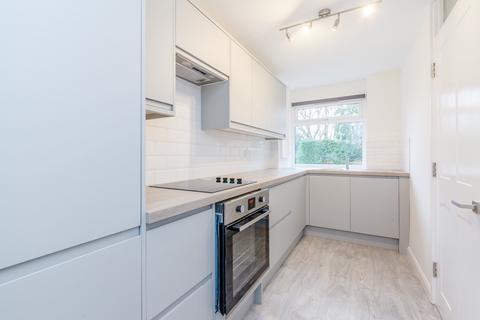 2 bedroom flat to rent, Berkeley Court, Weybridge, Surrey, KT13