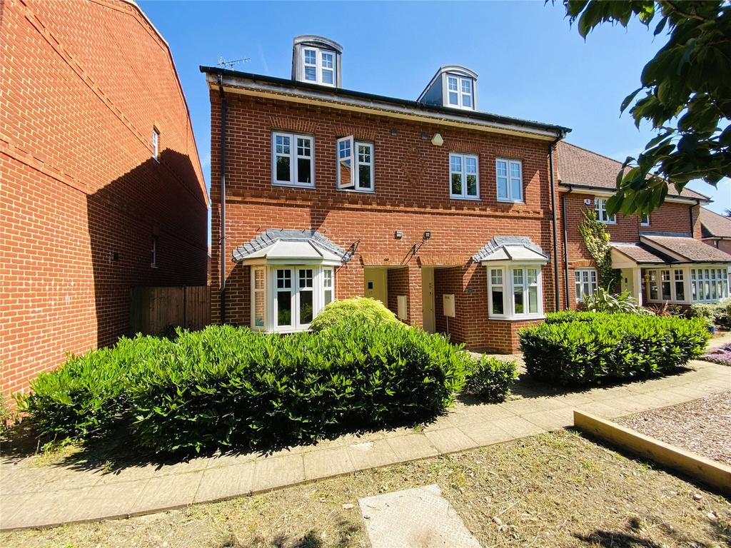 Skylark Way, Shinfield, Reading, Berkshire, RG2 4 bed semidetached