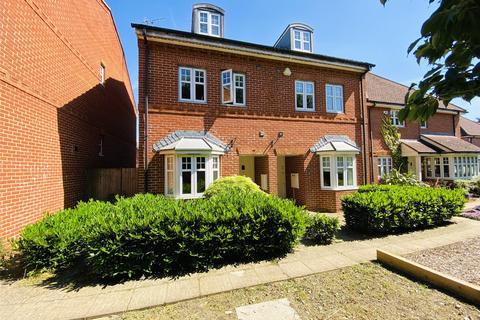 17 Skylark Way, Shinfield, Reading, RG2 9AD