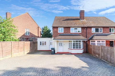 3 bedroom semi-detached house for sale - The Garth, Abbots Langley, Herts, WD5