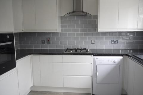 3 bedroom semi-detached house to rent, Gilbert Road, Chafford Hundred