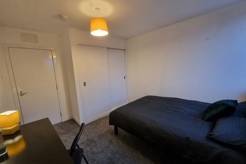 3 bedroom flat to rent, Calsayseat Road, Kittybrewster, Aberdeen, AB25