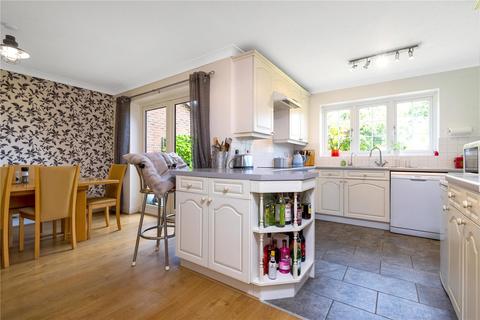 30d Magpie Hall Lane, Bromley, BR2 8EH