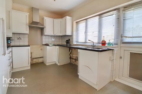 7 Marlowe Grove, Paston, Peterborough, PE4 6ST