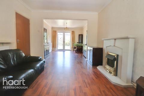 7 Marlowe Grove, Paston, Peterborough, PE4 6ST