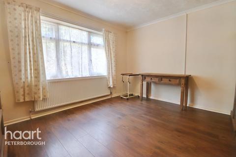 7 Marlowe Grove, Paston, Peterborough, PE4 6ST