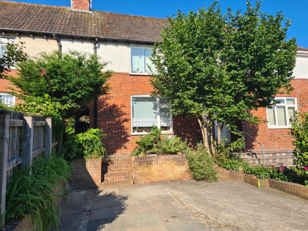 Manstone Avenue, Sidmouth 3 bed terraced house £350,000