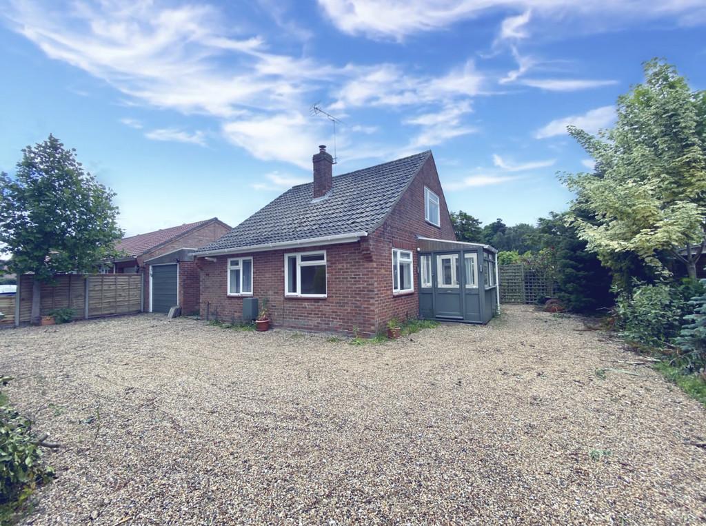 Grove Lane, Holt, Norfolk 4 bed detached bungalow £425,000