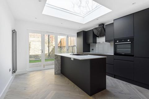 36 Reform Street, London, SW11 5AJ
