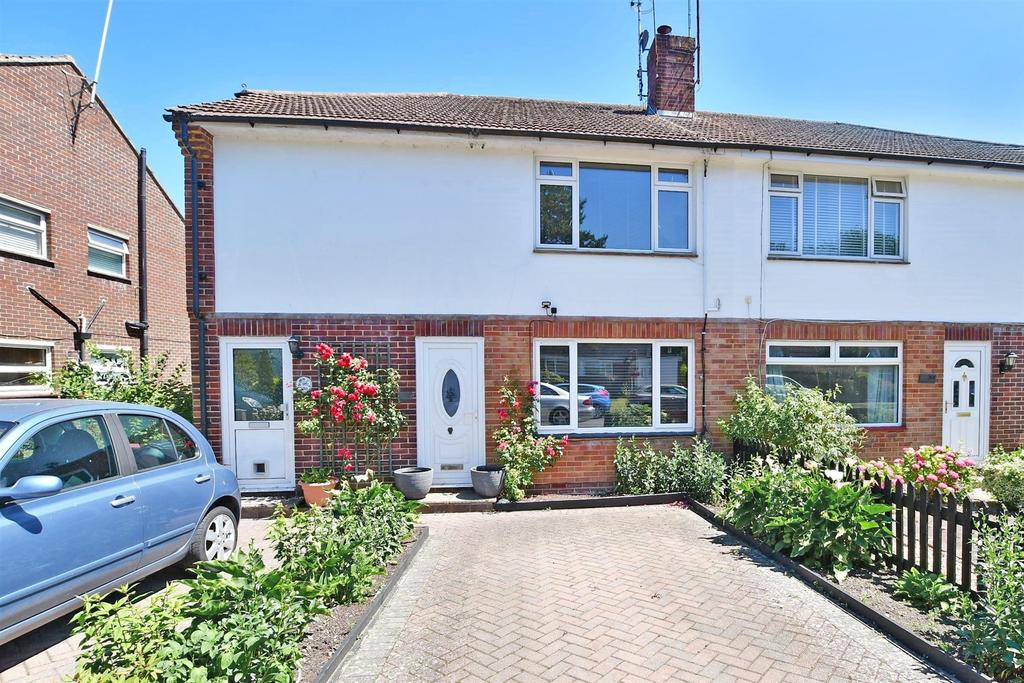 Appledore Gardens, Lindfield... 2 bed ground floor £325,000