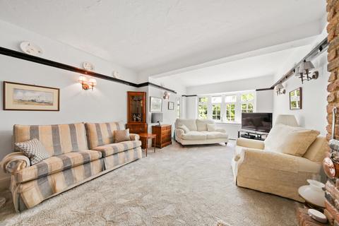 67 Stradbroke Grove, Buckhurst Hill, IG9 5PE