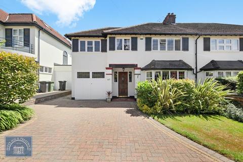 67 Stradbroke Grove, Buckhurst Hill, IG9 5PE