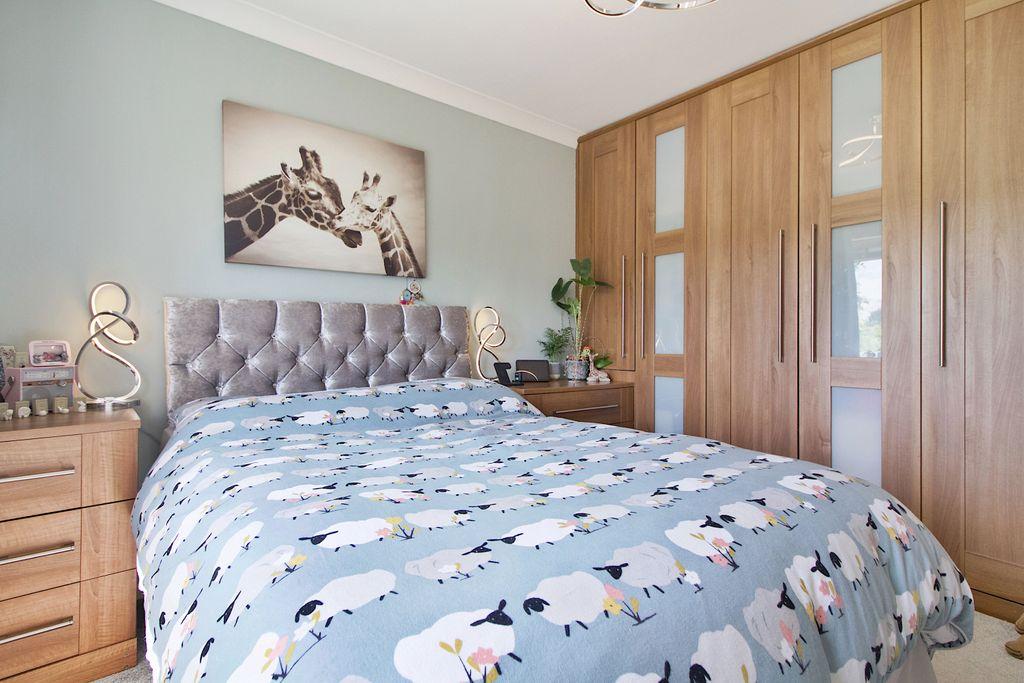 Bedroom 2 (Double)
