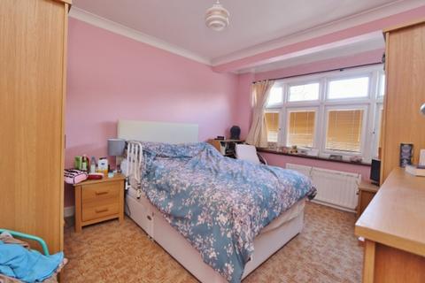 64 The Drive, Collier Row, Romford, RM5 3TR