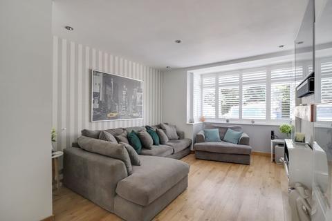 7 Sundown Road, Ashford, TW15 1EW
