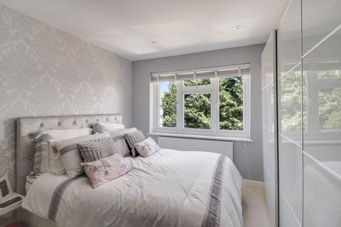 7 Sundown Road, Ashford, TW15 1EW