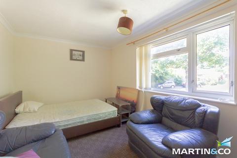2 bedroom apartment to rent, Leahurst Crescent, Harborne, B17