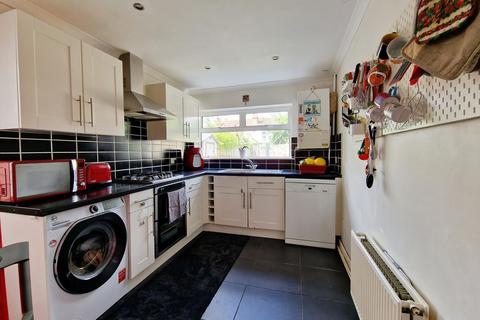 3 bedroom terraced house to rent, Jarvis Road, South Croydon