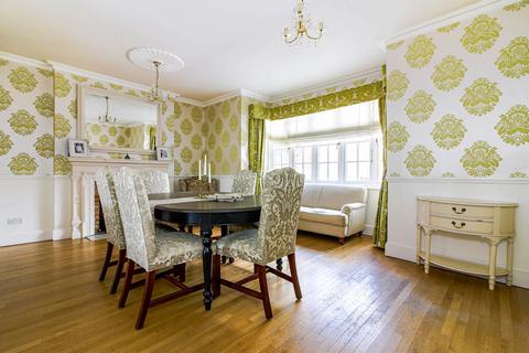 8 Kendal Avenue, Epping, CM16 4PN