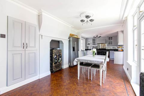 8 Kendal Avenue, Epping, CM16 4PN