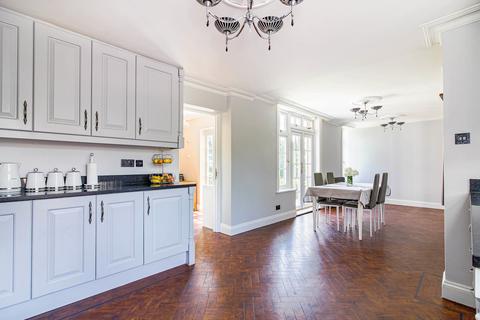 8 Kendal Avenue, Epping, CM16 4PN