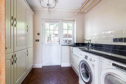 8 Kendal Avenue, Epping, CM16 4PN