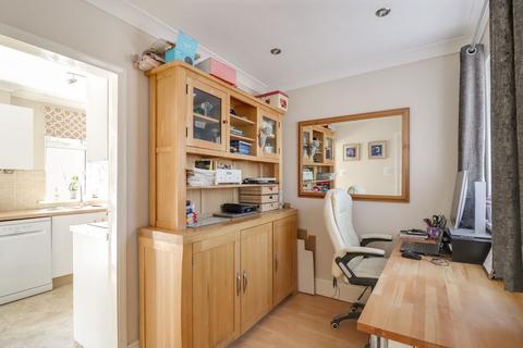 14 Metcalf Road, Ashford, TW15 1EZ