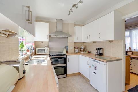 14 Metcalf Road, Ashford, TW15 1EZ
