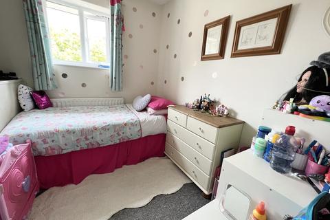 8 Clarkes Way, Brackley, NN13 6HN
