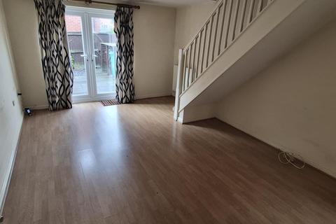 2 bedroom mews to rent, Rochester Avenue, Chorlton
