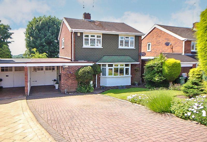 Oakleigh Drive, SEDGLEY, DY3 3LH 3 bed link detached house £350,000