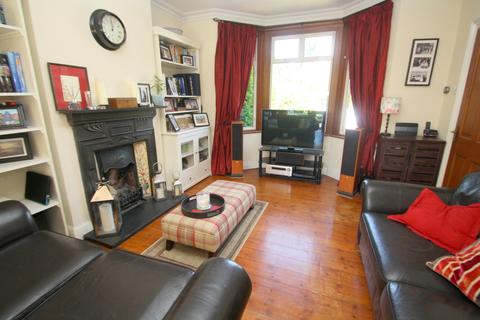 2 bedroom semi-detached house for sale - Ruskin Road, Staines-upon-Thames, TW18
