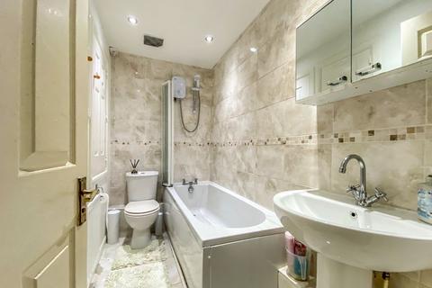 33 Chelmer Drive, South Ockendon, RM15 6EE