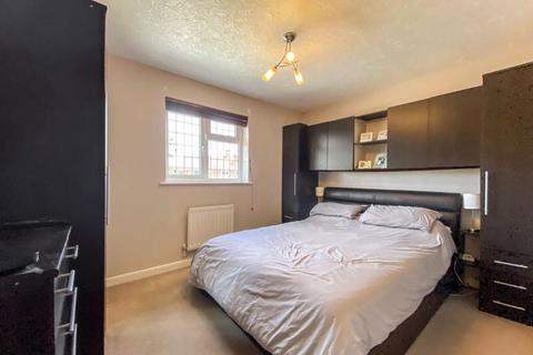 33 Chelmer Drive, South Ockendon, RM15 6EE