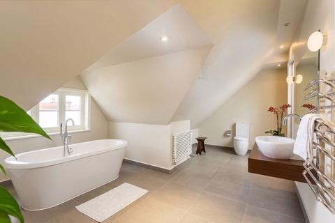11 Berkeley Road, Hornsey, London, N8 8RU