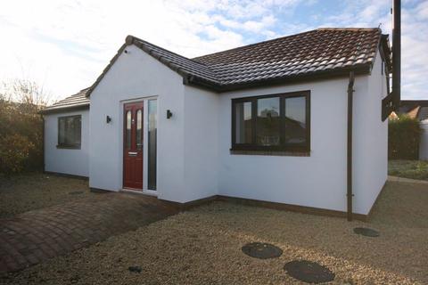 3 bedroom detached bungalow to rent, Zoons Road, Hucclecote, Gloucester