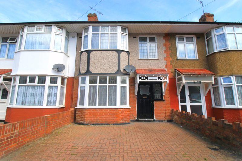 Melton Gardens, Romford 3 bed terraced house £1,600 pcm (£369 pw)