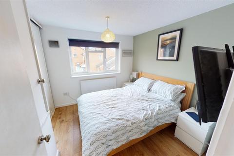 12 Lisle Close, Gravesend, DA12 4XH