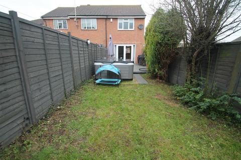 12 Lisle Close, Gravesend, DA12 4XH