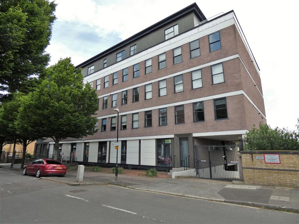 Stephenson House, Gravesend, Kent 1 bed flat for sale £160,000
