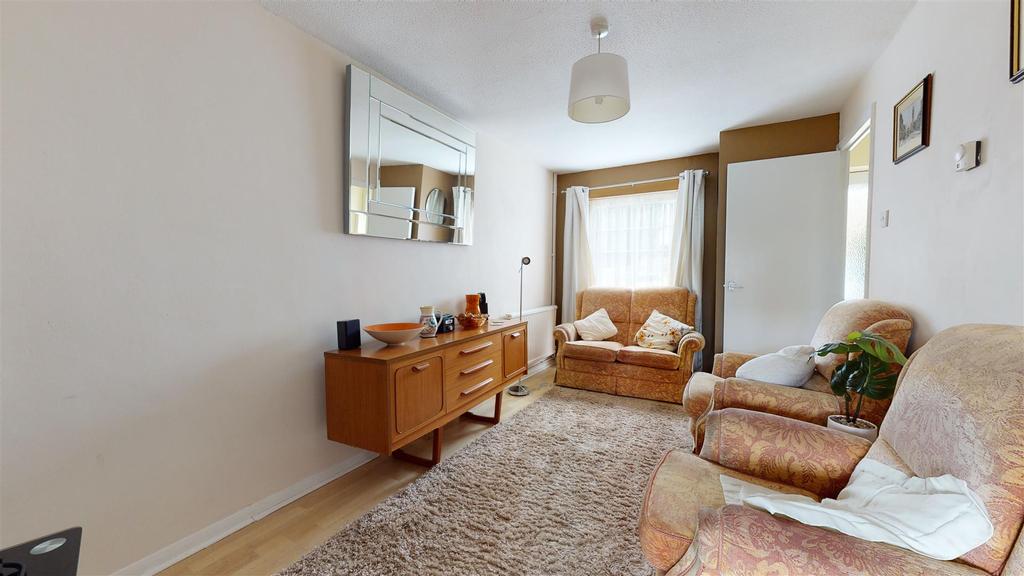 Apsledene, Gravesend, Kent 2 bed end of terrace house £265,000