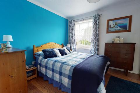 84 Apsledene, Gravesend, DA12 5EF