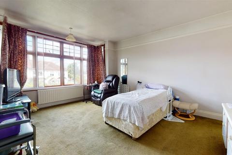 146 Singlewell Road, Gravesend, DA11 7PX