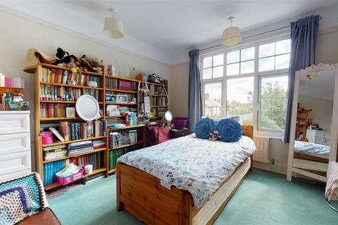 146 Singlewell Road, Gravesend, DA11 7PX
